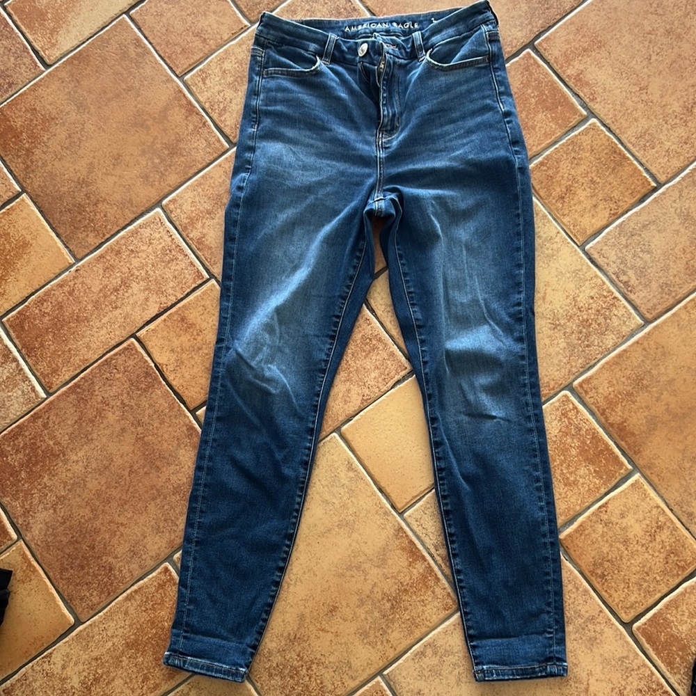 AE NE(X)T LEVEL Curvy High Rise Jegging. Size 8.